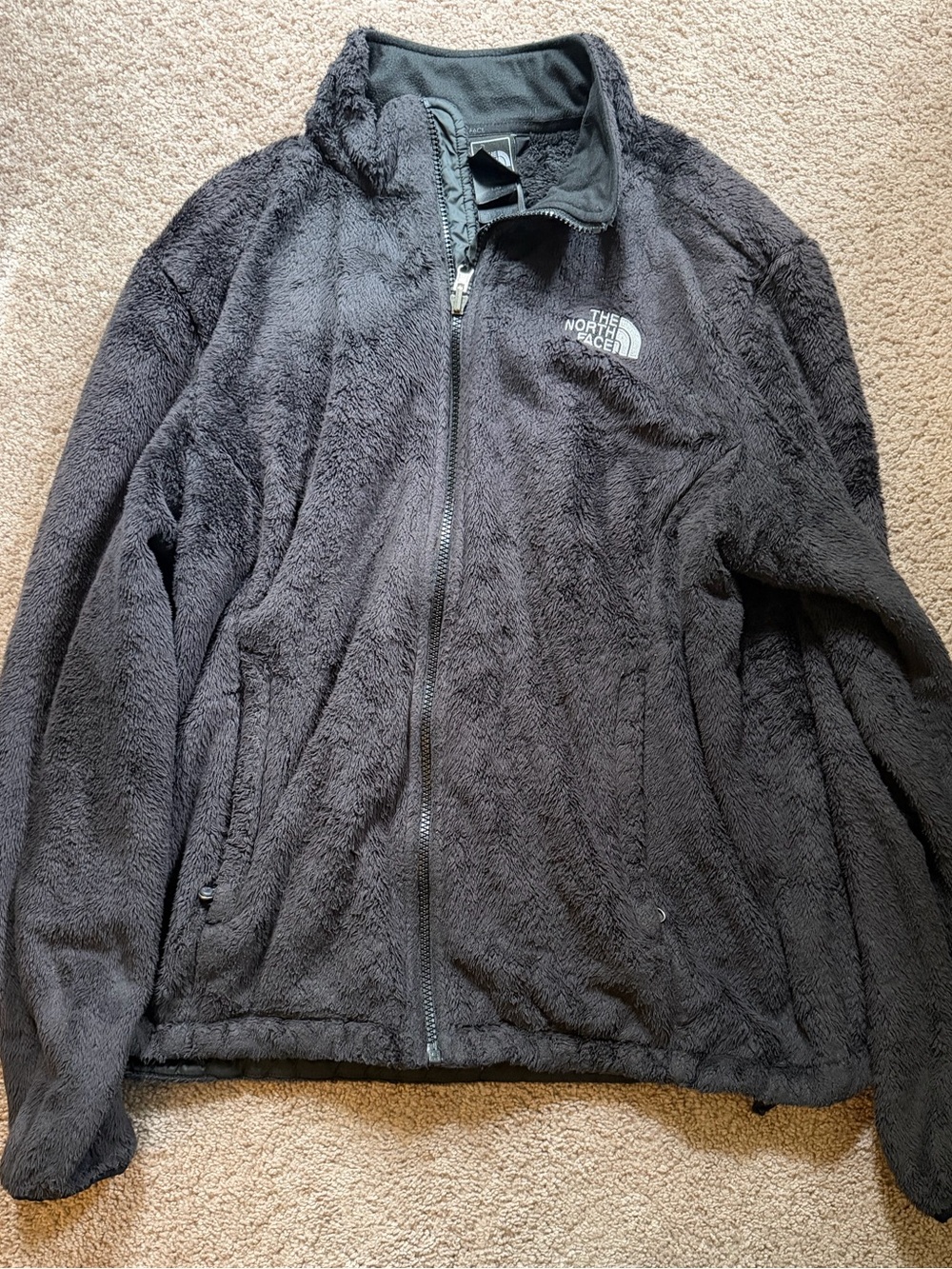 The North Face women’s Black Cozy Fleece Jacket
